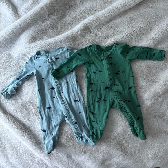 Carter's Dinosaur Print Footies - Picture 2 of 8